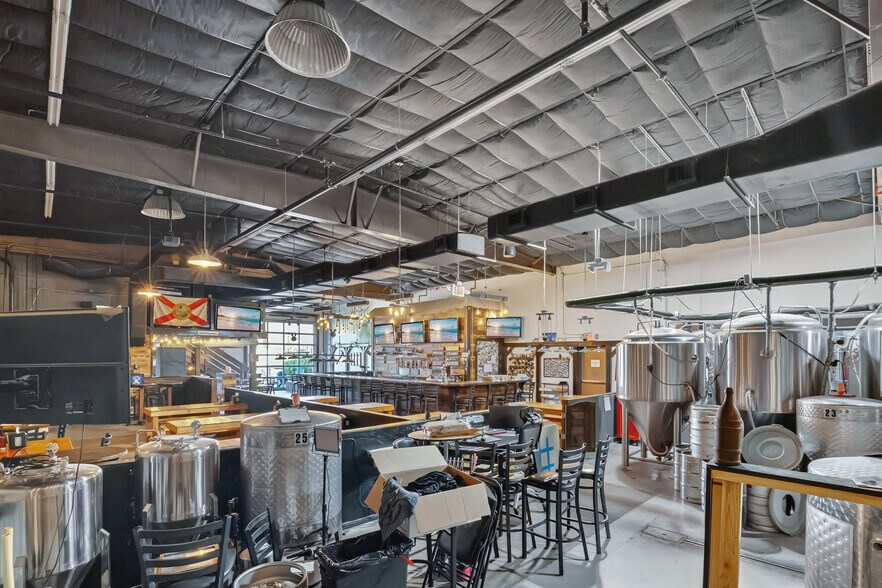 More Photos Of 10-14 W Illiana St, Orlando Warehouse For Sale