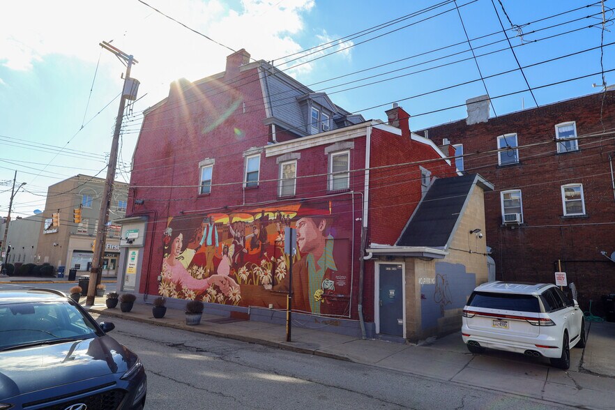 More Photos Of 4725 Liberty Ave, Pittsburgh Storefront Retail Residential For Sale