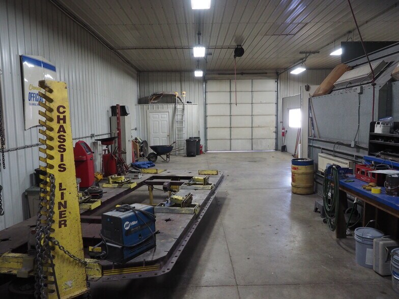 More Photos Of 9430 N Karen Dr, Mooresville Light Distribution For Lease