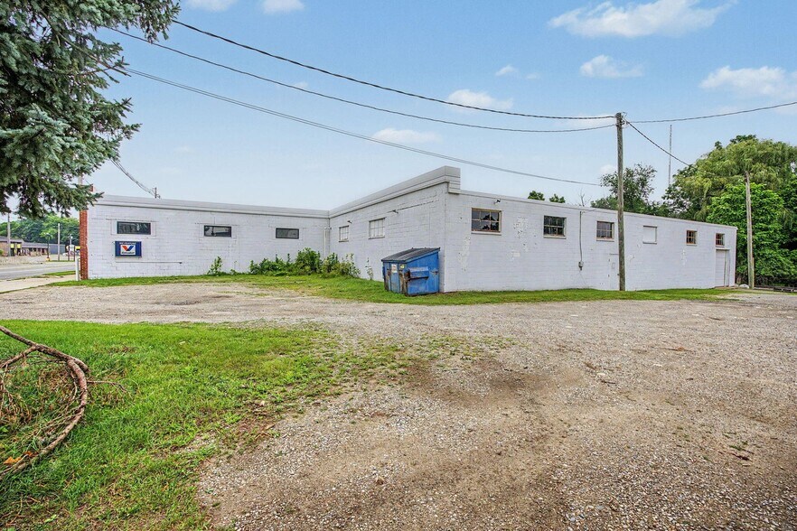 More Photos Of 37 W Carleton Rd, Hillsdale Auto Repair For Sale