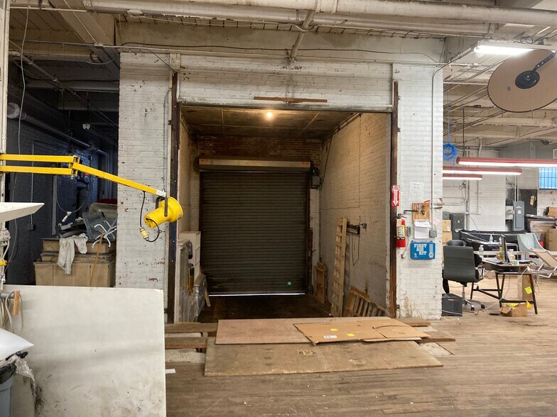 More Photos Of 2 Aspen Pl, Passaic Showroom For Lease