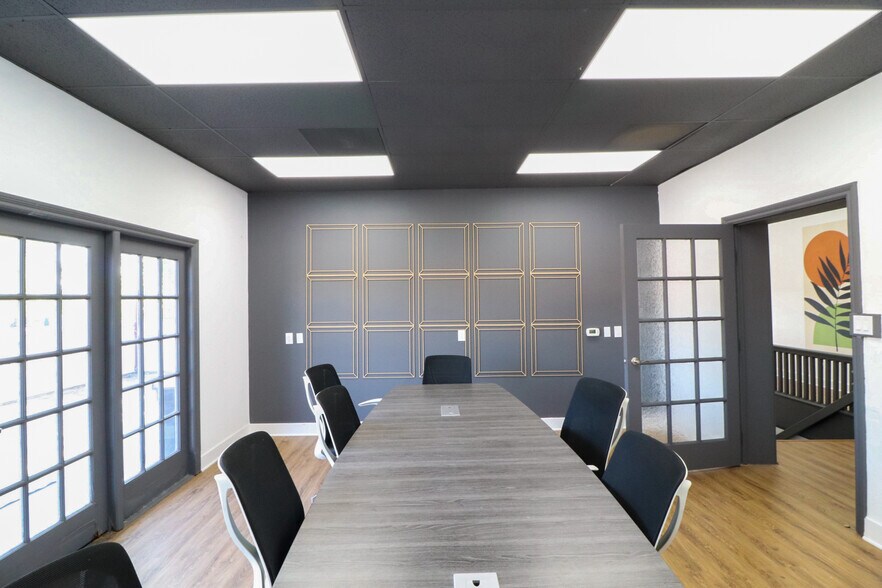 More Photos Of 200 E Chapman Ave, Orange Storefront Retail Office For Lease