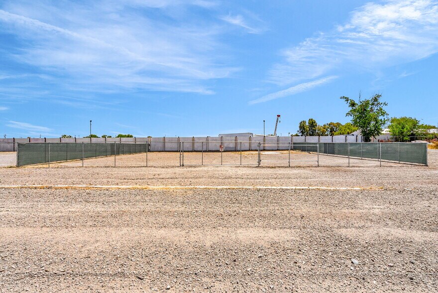 More Photos Of 6181 Brentwood Blvd, Brentwood Land For Lease