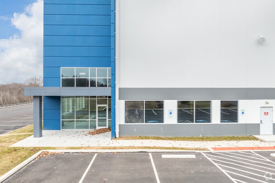 More Photos Of 1901 Corporate Center Drive East, Tobyhanna Industrial For Lease