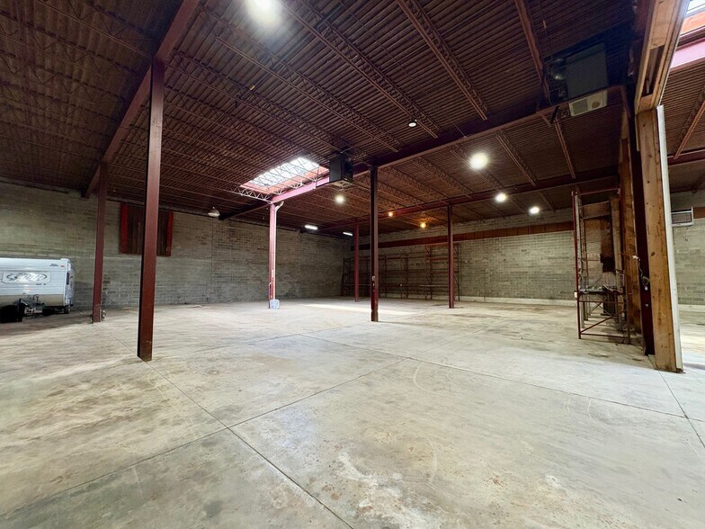 More Photos Of 7200 Linn St, Eau Claire Warehouse For Lease