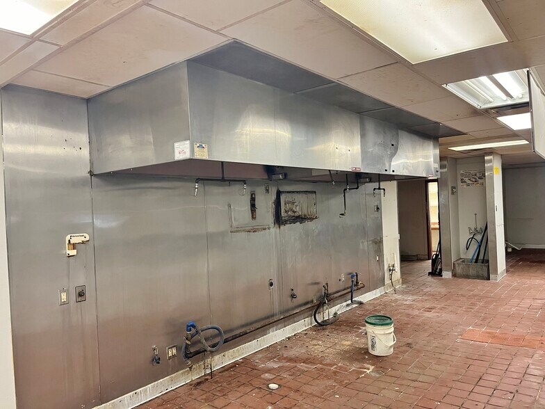 More Photos Of 2601 S Broadway Ext, Edmond Restaurant For Lease