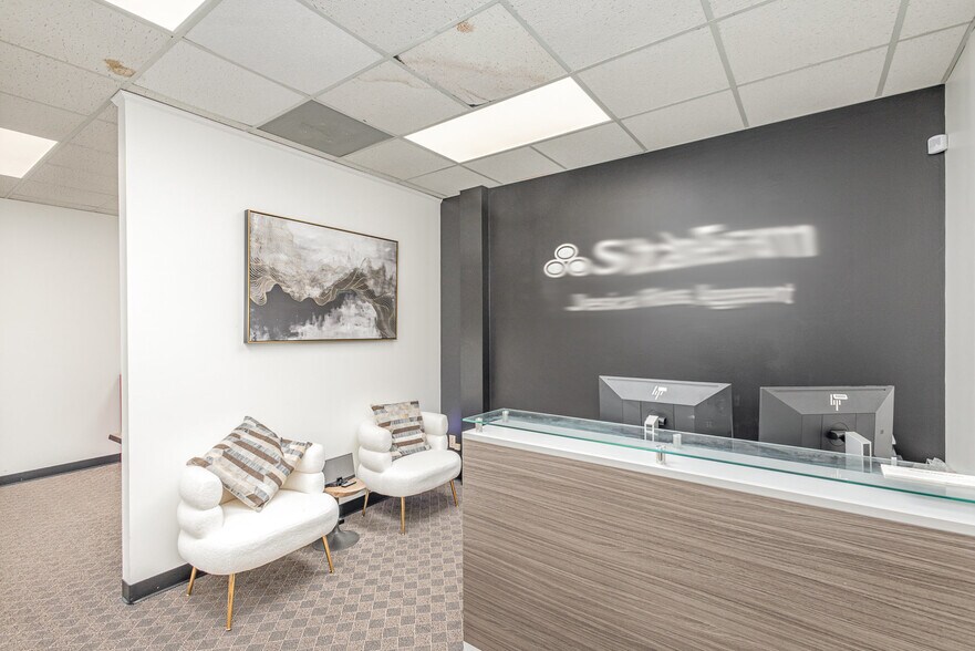 More Photos Of 2101 N Sardis Rd, Charlotte Office For Sale