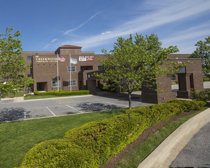 More Photos Of 910 W Basin Rd, New Castle Unknown For Lease