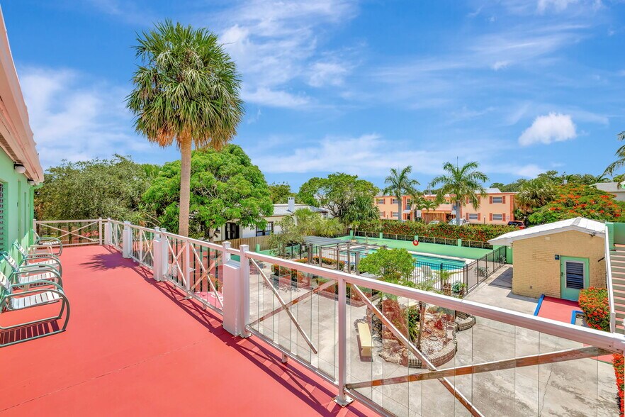 More Photos Of 320 N Federal Hwy, Lake Worth Hotel For Sale