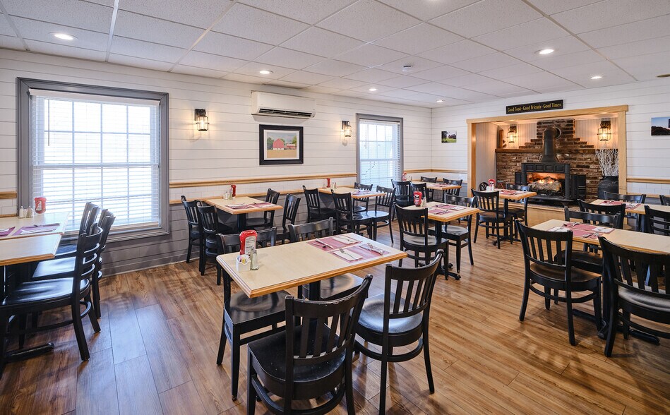 More Photos Of 6705 Easton Rd, Pipersville General Retail For Sale
