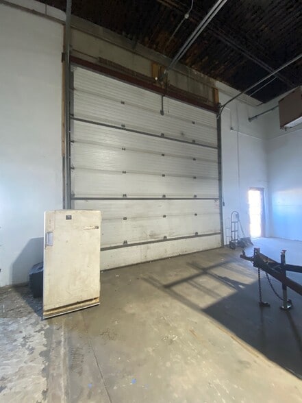 More Photos Of 709-711 Borvan Ave, Ashwaubenon Warehouse For Lease