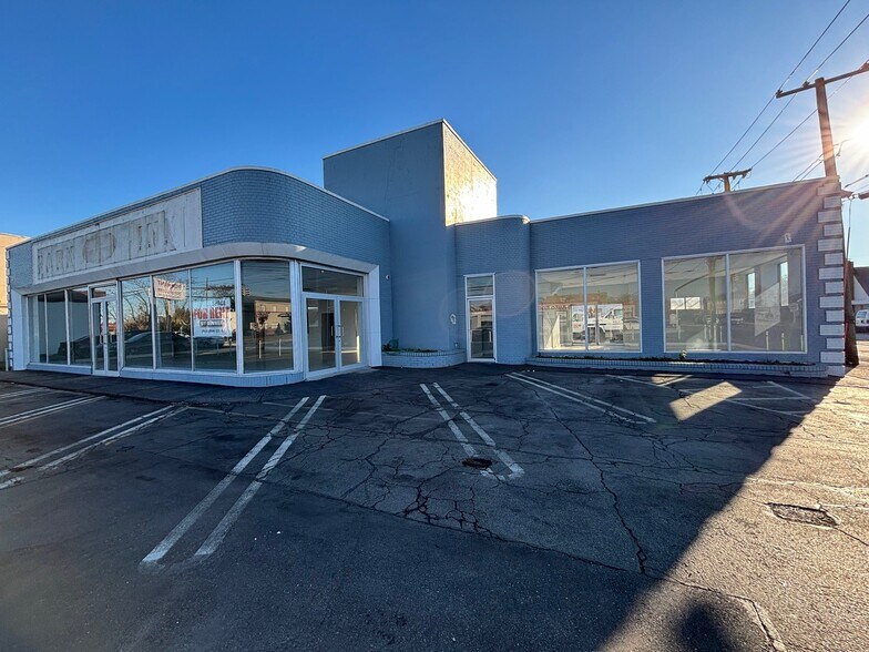 More Photos Of 444 W Merrick Rd, Valley Stream Auto Dealership For Lease