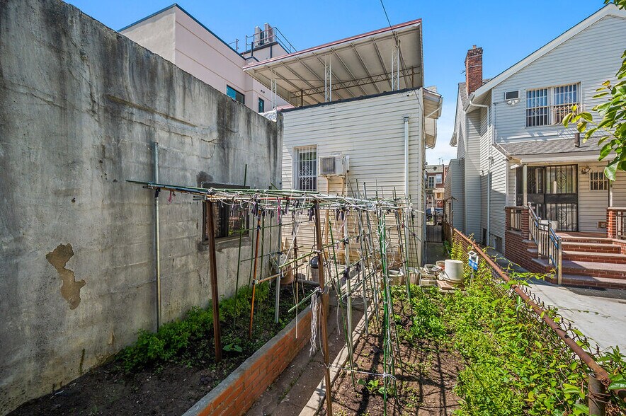 More Photos Of 1817 63rd St, Brooklyn Apartments For Sale