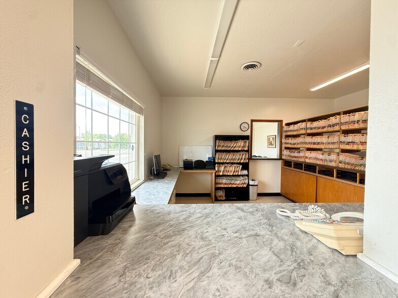 More Photos Of 1912 N 4th Ave, Pasco Office For Sale