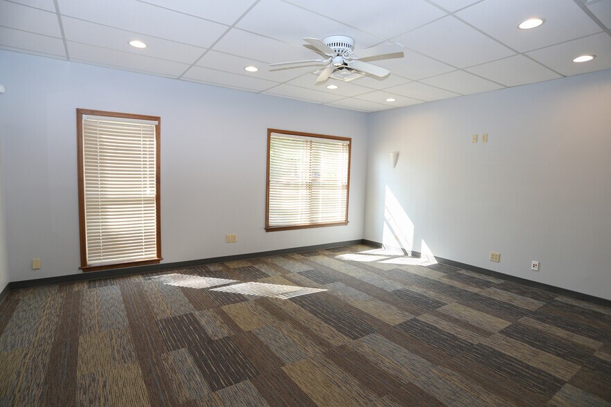More Photos Of 2902 Foltz Dr, Edgewood Medical For Sale