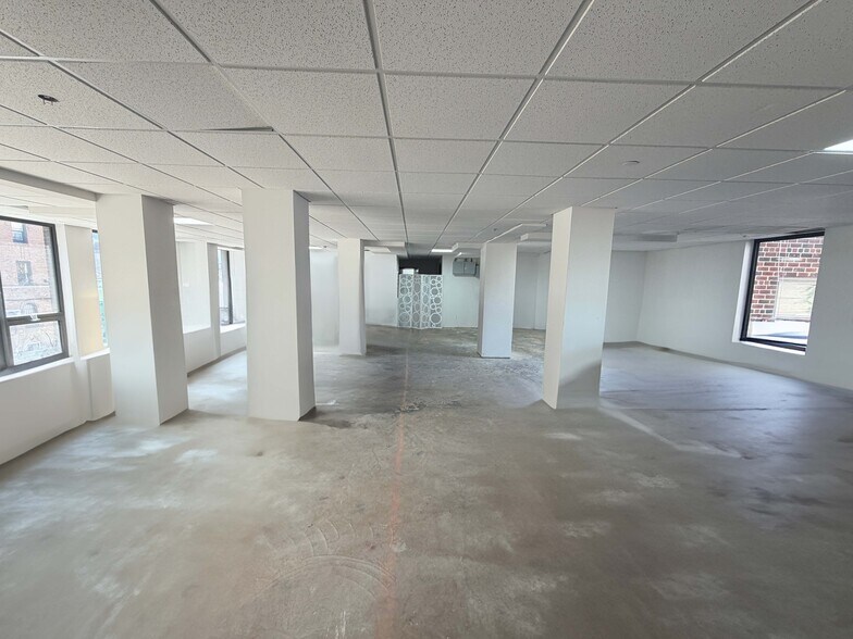 More Photos Of 1590 E 19th St, Brooklyn Apartments For Lease