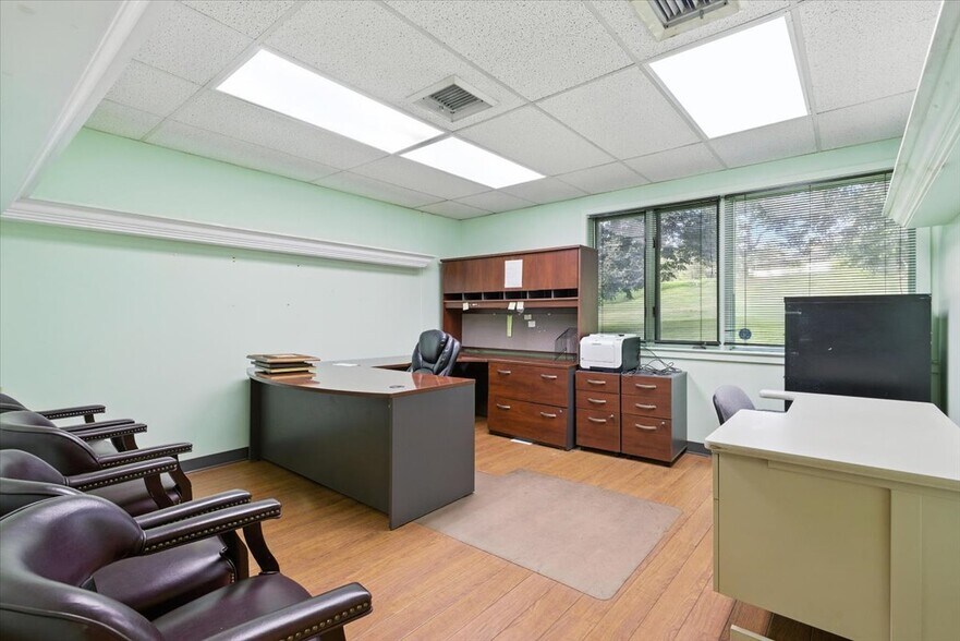 More Photos Of 5405 Twin Knolls Rd, Columbia Medical For Sale
