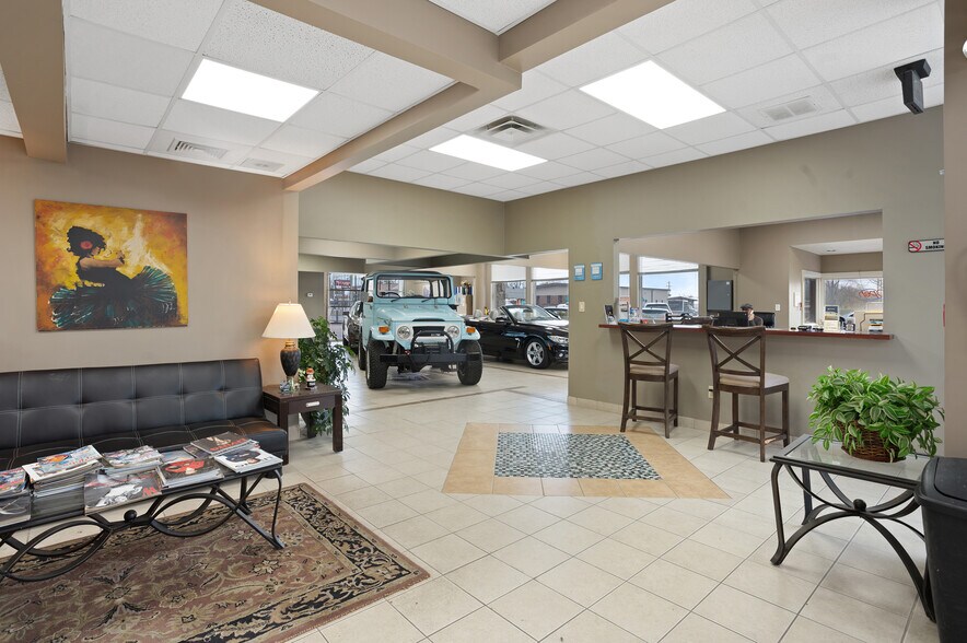 More Photos Of 2000 Columbia Ave, Franklin Freestanding For Sale