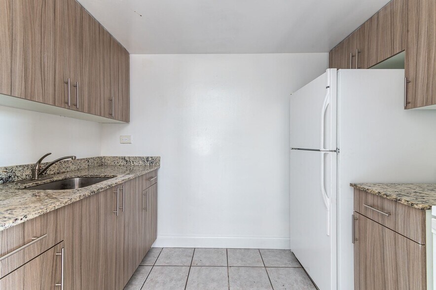 More Photos Of 999 W Prospect Rd, Oakland Park Apartments For Sale
