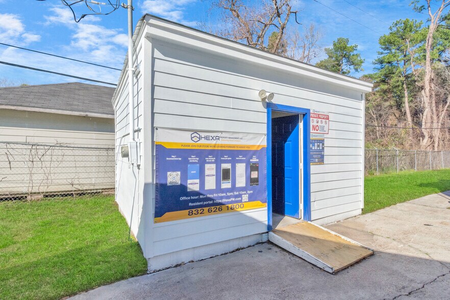 More Photos Of 409 Austin Rd, Conroe Apartments For Sale