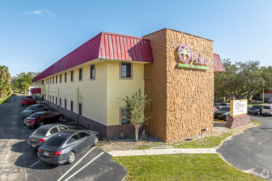 More Photos Of 950 1st St S, Winter Haven Medical For Sale