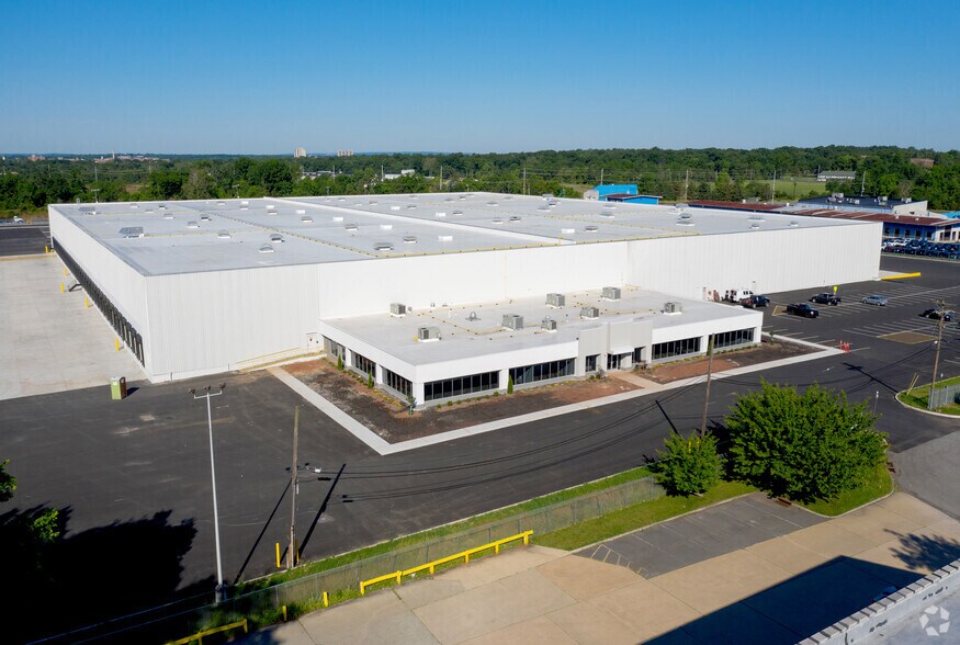Primary Photo Of 8 B Ct S, Edison Distribution For Lease
