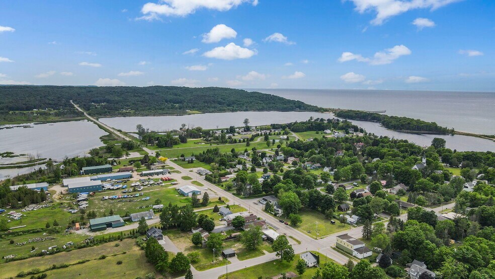 More Photos Of 17229 Northwood Hwy, Arcadia Hotel For Sale