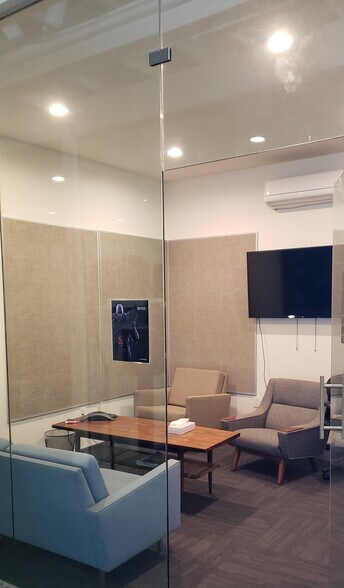 More Photos Of 3249 S La Cienega Blvd, Culver City Unknown For Lease
