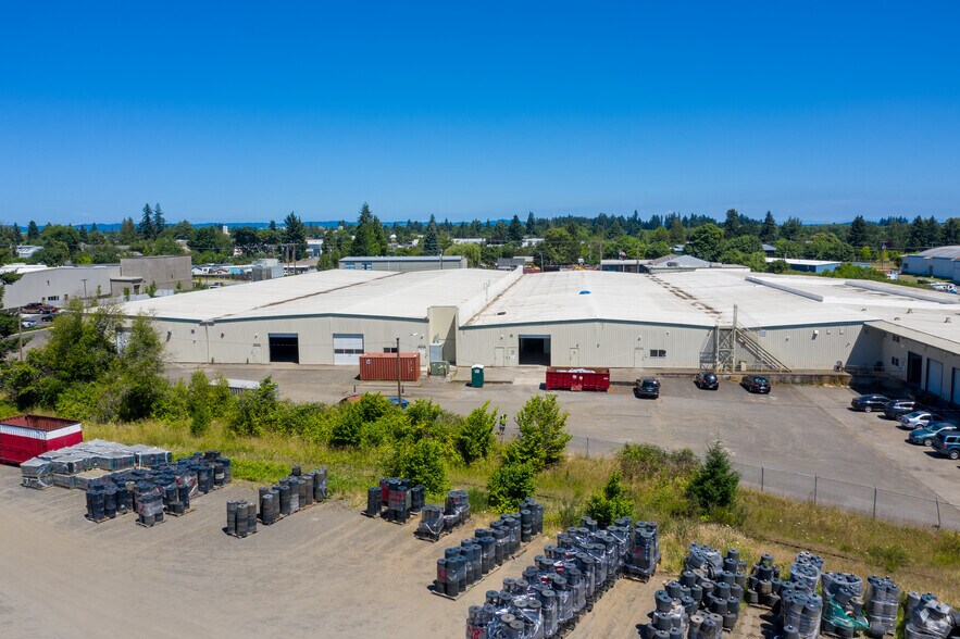 More Photos Of 630 SW Walnut St, Hillsboro Warehouse For Sale
