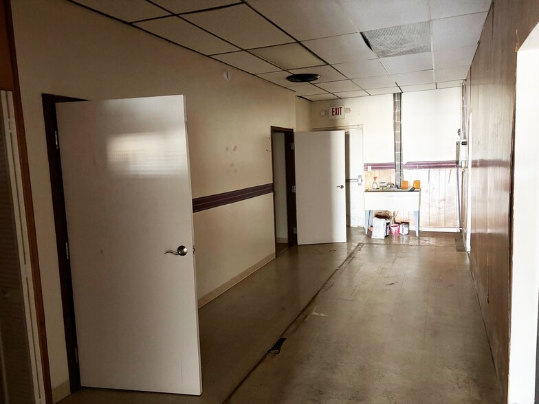 More Photos Of 11717-11729 Snow Rd, Parma Unknown For Lease