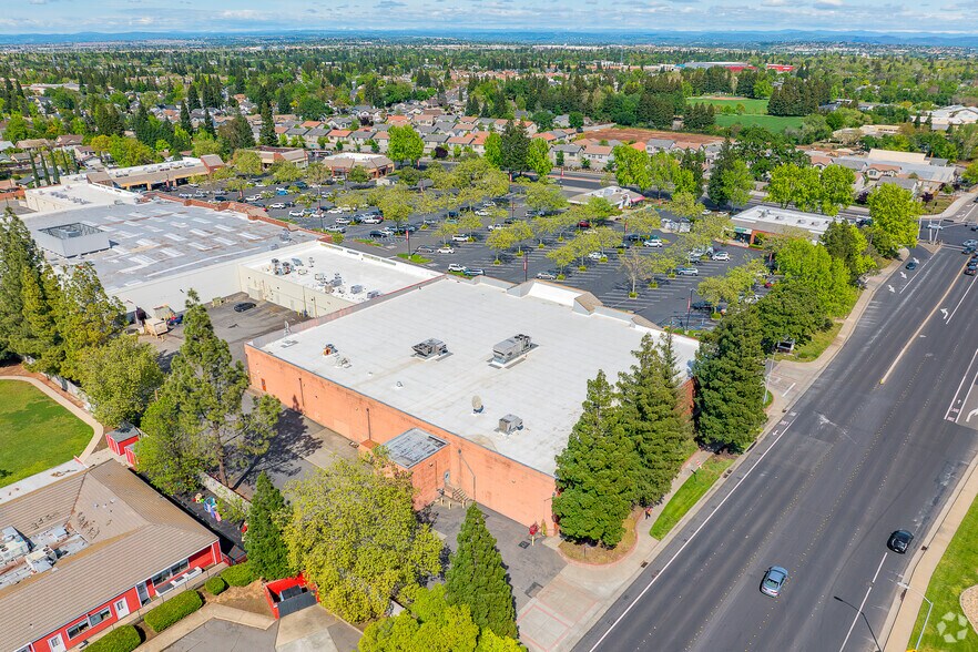More Photos Of 4010 Foothills Blvd, Roseville Unknown For Lease