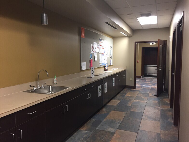 More Photos Of 104 S Wolcott St, Casper Office For Lease