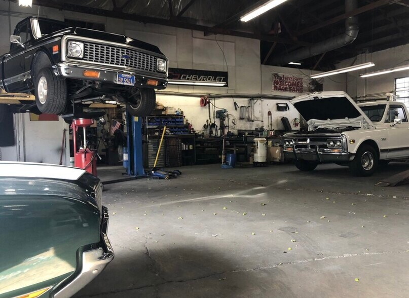 More Photos Of 40 Woodland Ave, San Rafael Service For Sale