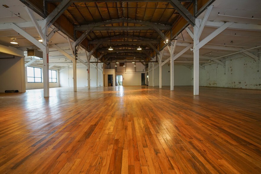 More Photos Of 917 E 16th St, Chattanooga Office For Lease