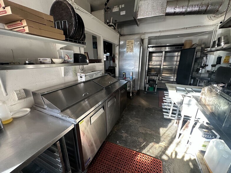 More Photos Of 3301-3311 Motor Ave, Los Angeles Apartments For Lease