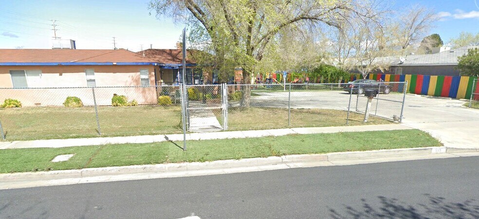 More Photos Of 933 W Newgrove St, Lancaster Specialty For Sale