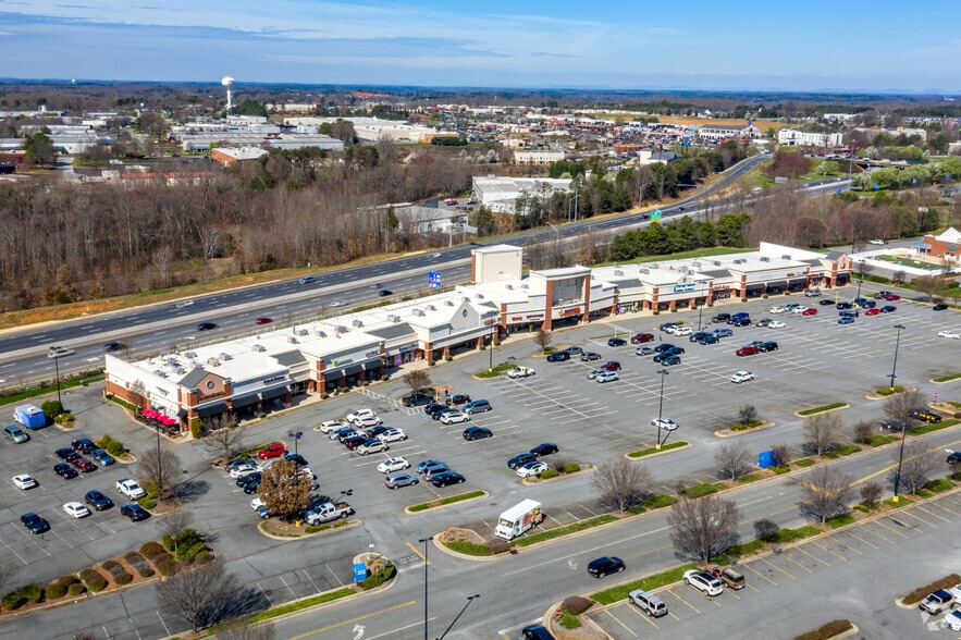 More Photos Of 168 Norman Station Blvd, Mooresville General Retail For Lease