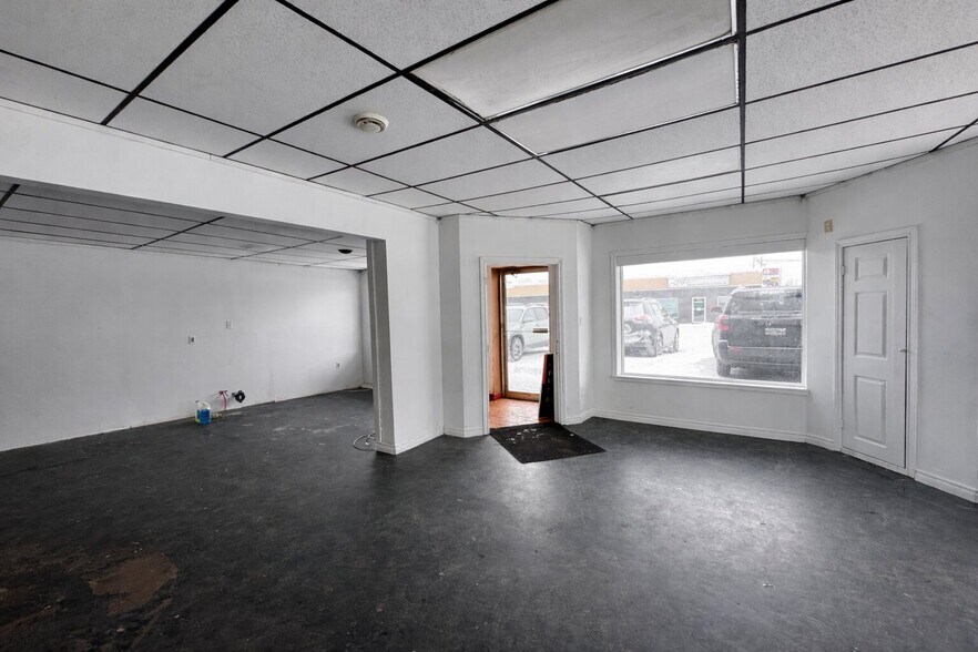 More Photos Of 2924 Old Hwy 69 N, Val Caron Freestanding For Lease