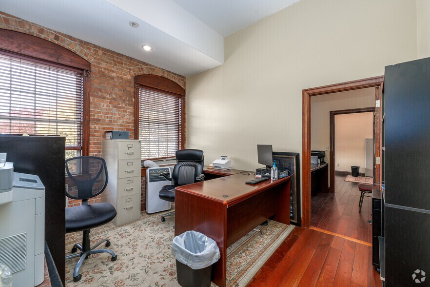 More Photos Of 3420 Maple Ave, Pulaski Warehouse For Sale