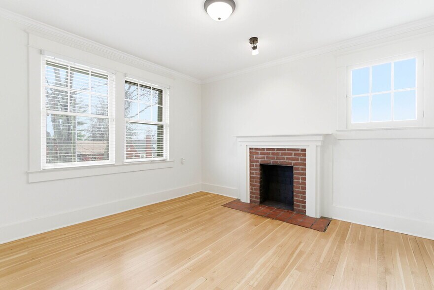 More Photos Of 3208 College Dr, Louisville Office For Sale