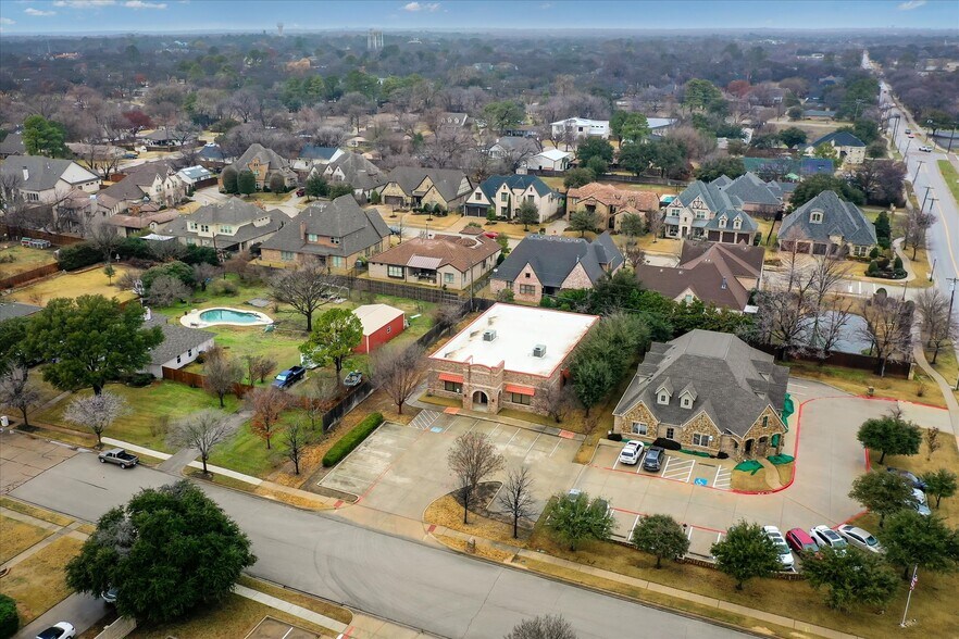 More Photos Of 820 Central Dr, Colleyville Office For Sale