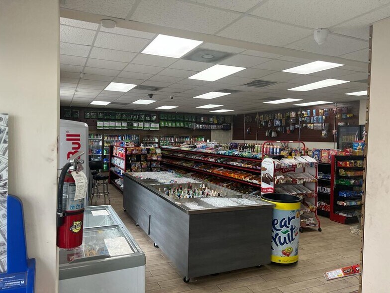 More Photos Of 8506 Mesa Dr, Houston Service Station For Sale