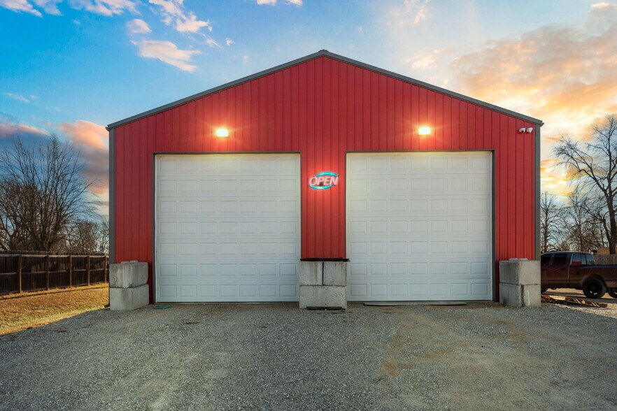 More Photos Of 317 US-60, Billings Truck Terminal For Sale