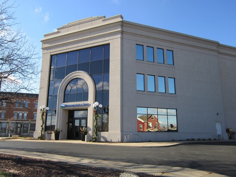 More Photos Of 1398 Central Ave, Dubuque Office For Sale