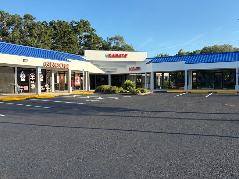 More Photos Of 823 County Road 1, Palm Harbor Unknown For Lease