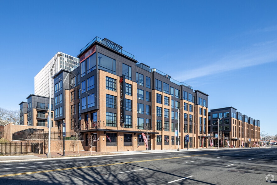 Primary Photo Of 349-377 Broad St, Newark Apartments For Lease