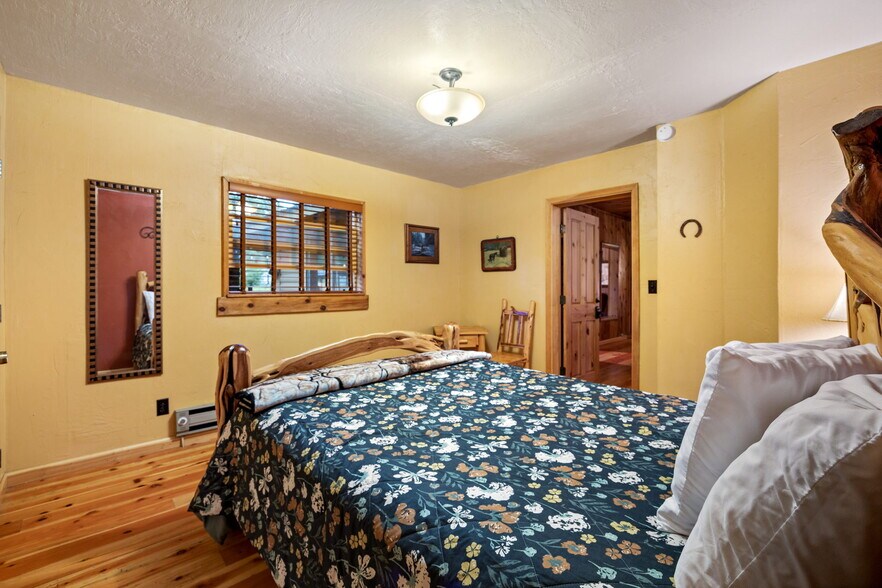 More Photos Of 140 Main St, Greer Specialty For Sale