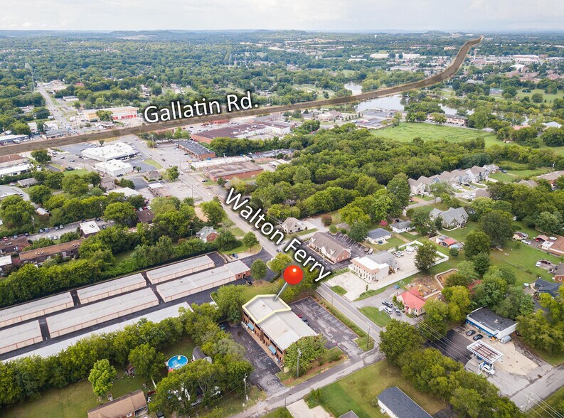 More Photos Of 136 Walton Ferry Rd, Hendersonville Office For Sale