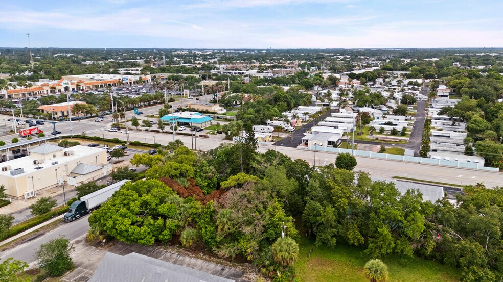 More Photos Of 725 12th St, Vero Beach Auto Repair For Sale