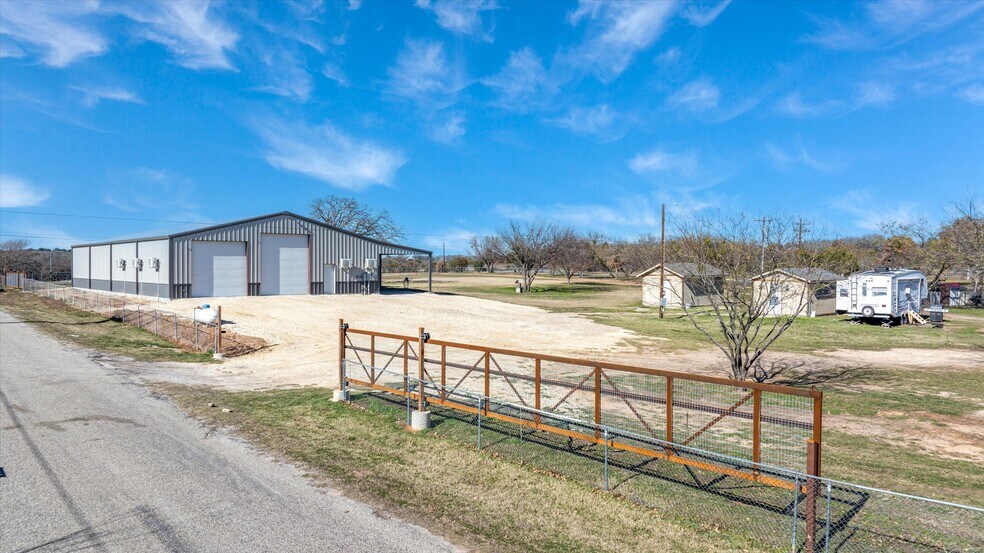 More Photos Of 7703 Prairie Creek Ln, Tolar Contractor Storage Yard For Sale